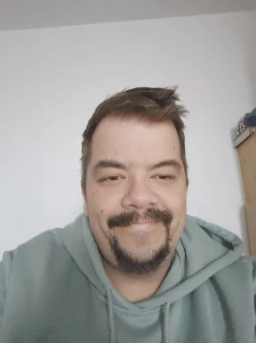 <span>Florian, 39</span>&nbsp;<span style='width: 25px; height: 16px; float: right; background-image: url(/bitmaps/flags_small/DE.PNG)'>&nbsp;</span><br><span>Augsburg-Le, Germany</span>&nbsp;<input type='button' class='joinbtn' style='float: right' value='JOIN NOW' />