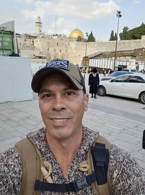 <span>Jeremy , 47</span> <span style='width: 25px; height: 16px; float: right; background-image: url(/bitmaps/flags_small/US.PNG)'> </span><br><span>Dallas, United States of America</span> <input type='button' class='joinbtn' style='float: right' value='JOIN NOW' />