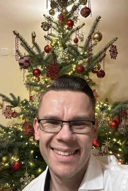 <span>Jason, 46</span>&nbsp;<span style='width: 25px; height: 16px; float: right; background-image: url(/bitmaps/flags_small/CH.PNG)'>&nbsp;</span><br><span>Zürich, Switzerland</span>&nbsp;<input type='button' class='joinbtn' style='float: right' value='JOIN NOW' />