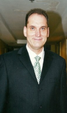 <span>Uwe, 50</span> <span style='width: 25px; height: 16px; float: right; background-image: url(/bitmaps/flags_small/DE.PNG)'> </span><br><span>Stuttgart, เยอรมนี</span> <input type='button' class='joinbtn' style='float: right' value='JOIN NOW' />