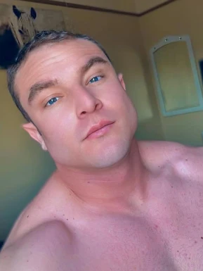 English men looking for love